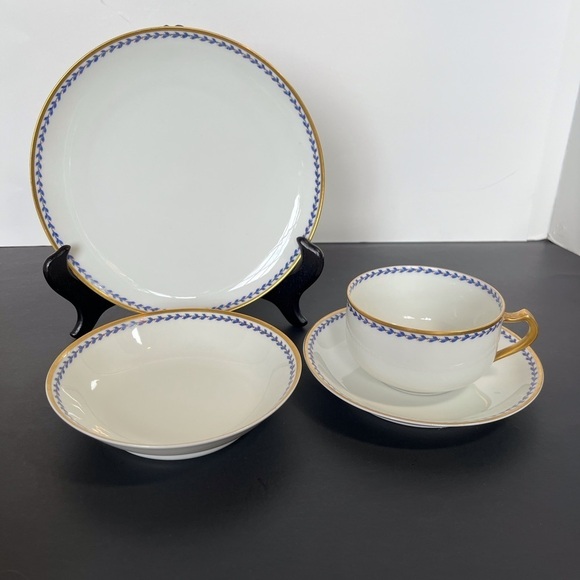 Haviland & Co. Limoges Luncheon Set White with Gold and Royal Blue Ivy Pattern - Picture 11 of 11